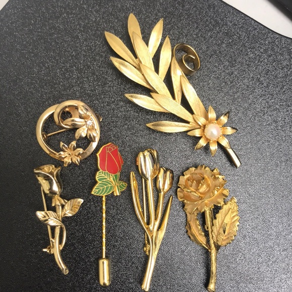 Vintage gold tone Floral brooches lot (6) - Picture 2 of 9